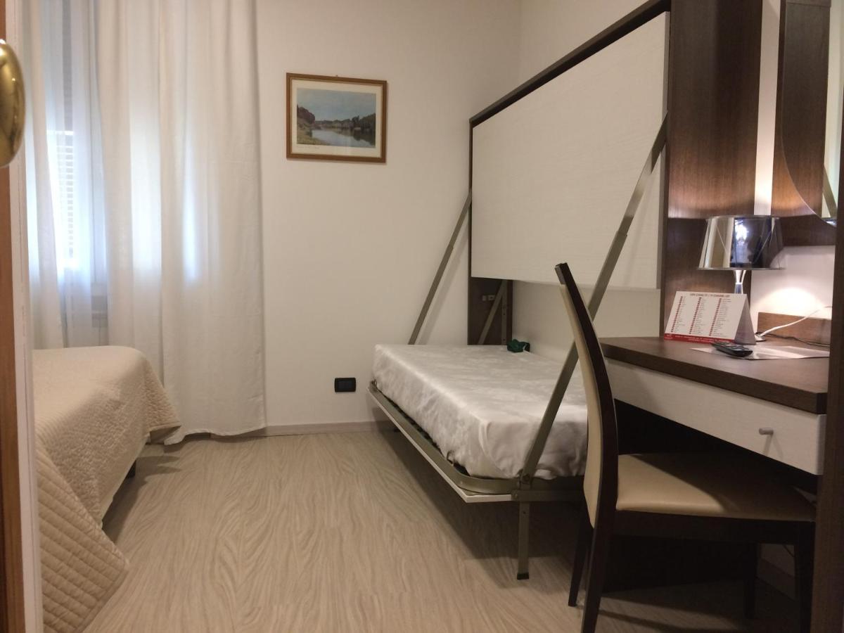 Coccodrillo & Hotel 3*