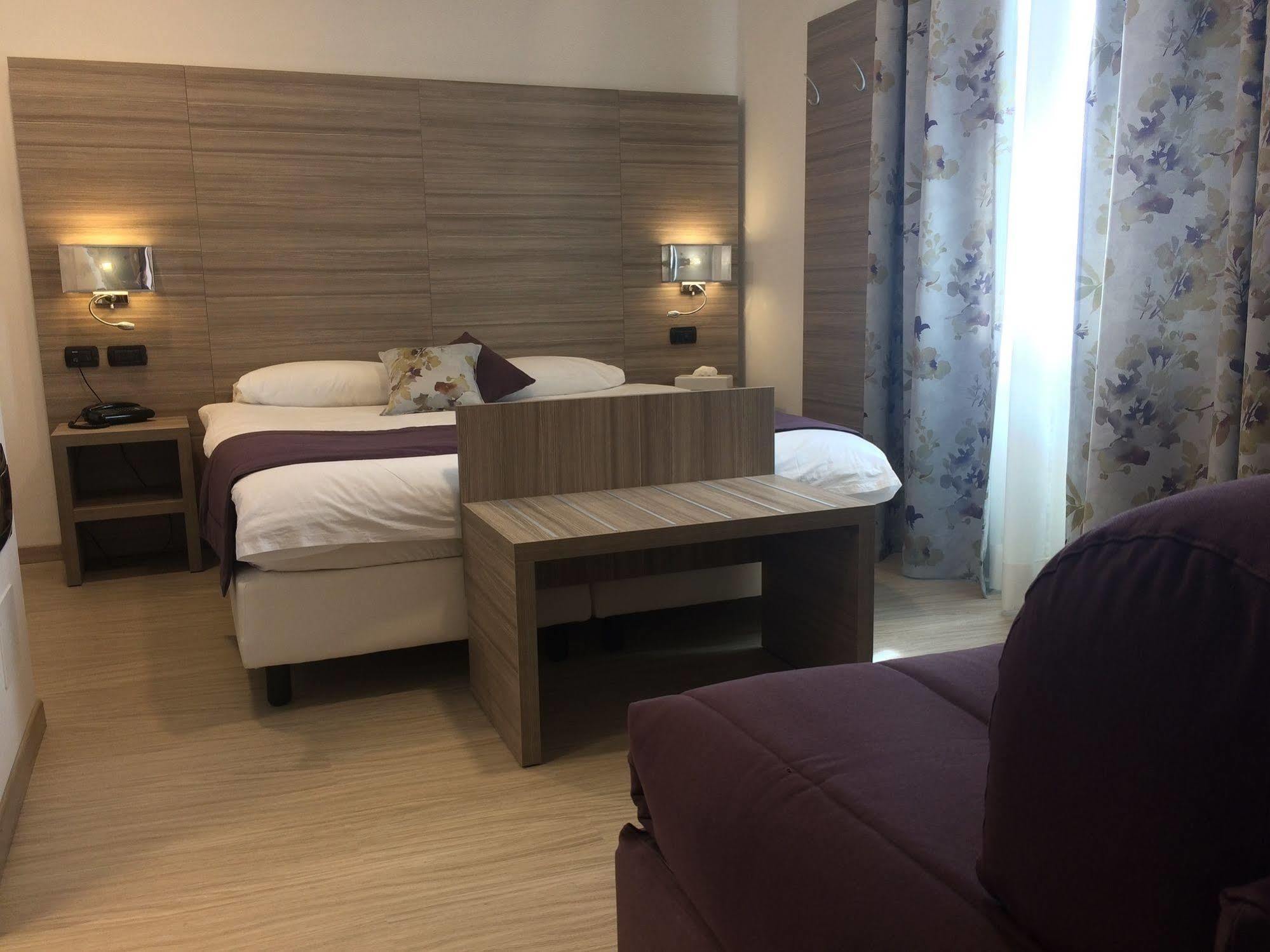 Hotel Coccodrillo & Varazze