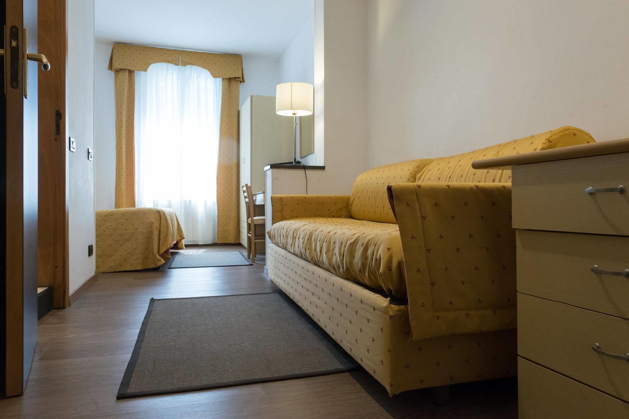Coccodrillo & Hotel 3*